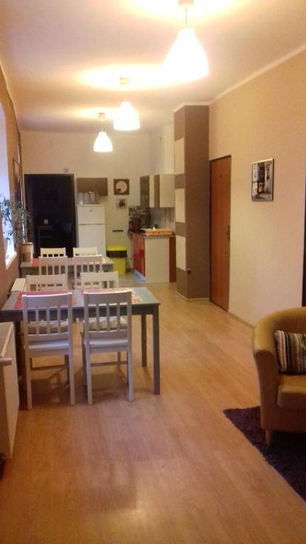 TV a/nebo společenská místnost v ubytování Hostel Imbir