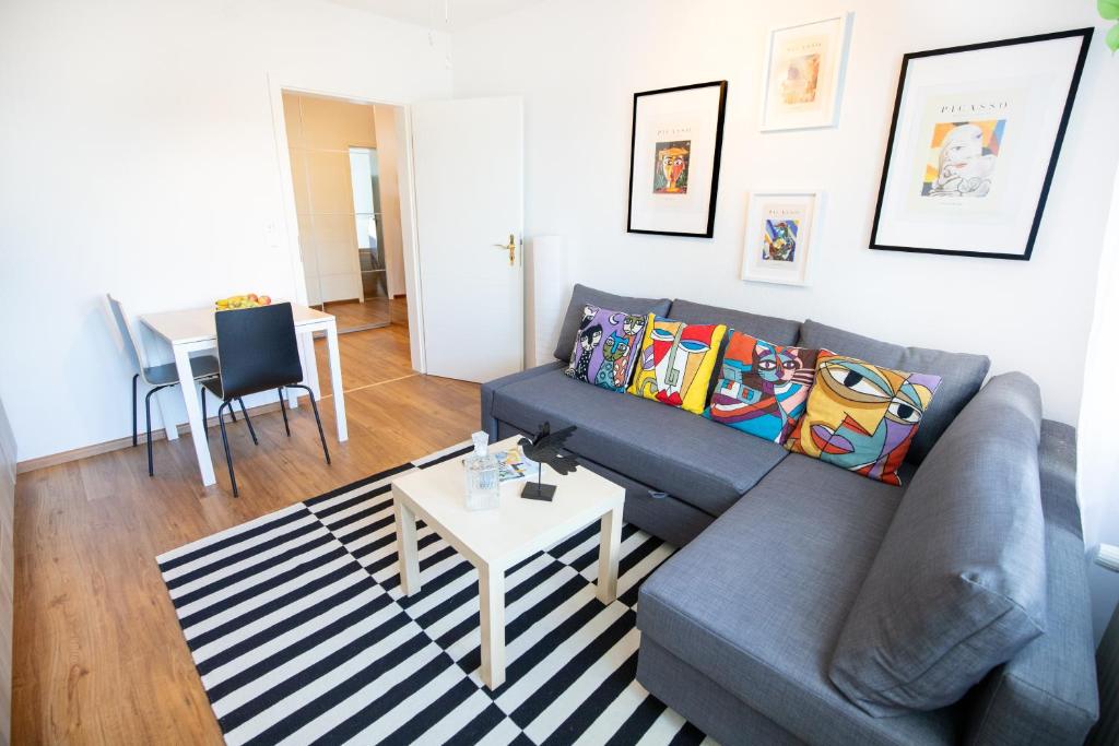 Urban Smart Living near Basel SBB & City Center - Special PICCO PICASSO 51 Apartment, up to 4 guests
