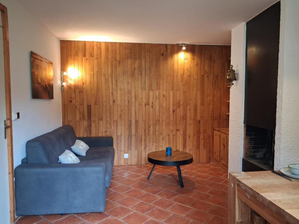 Appartement chaleureux près des pistes avec cheminée