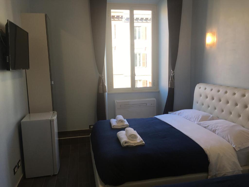 Favola Romana - Guest House - Triple Room With Bathroom
