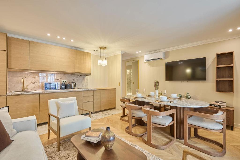 Elegant Apartment with AC - Center of Paris