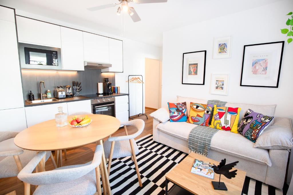 Urban Smart Living near Basel SBB & City Center - Special TRIO PICASSO 31 Apartment, up to 4 guests