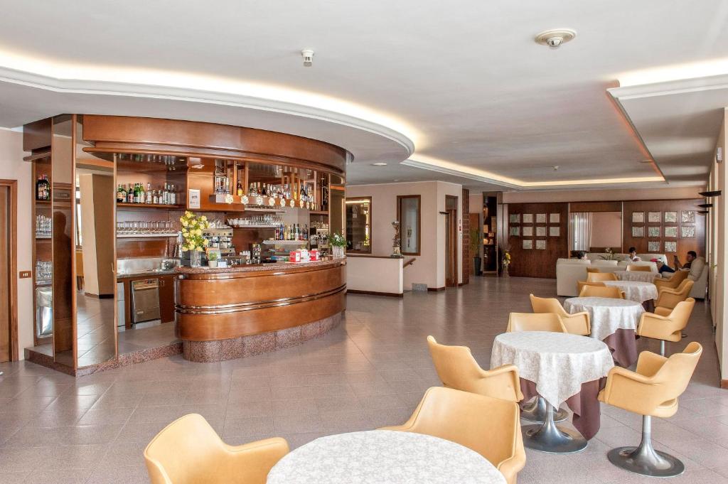 Lounge nebo bar v ubytování Hotel Bellavista