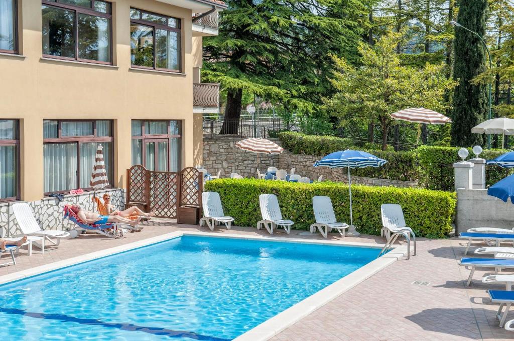Bazén v ubytování Hotel Bellavista nebo v jeho okolí