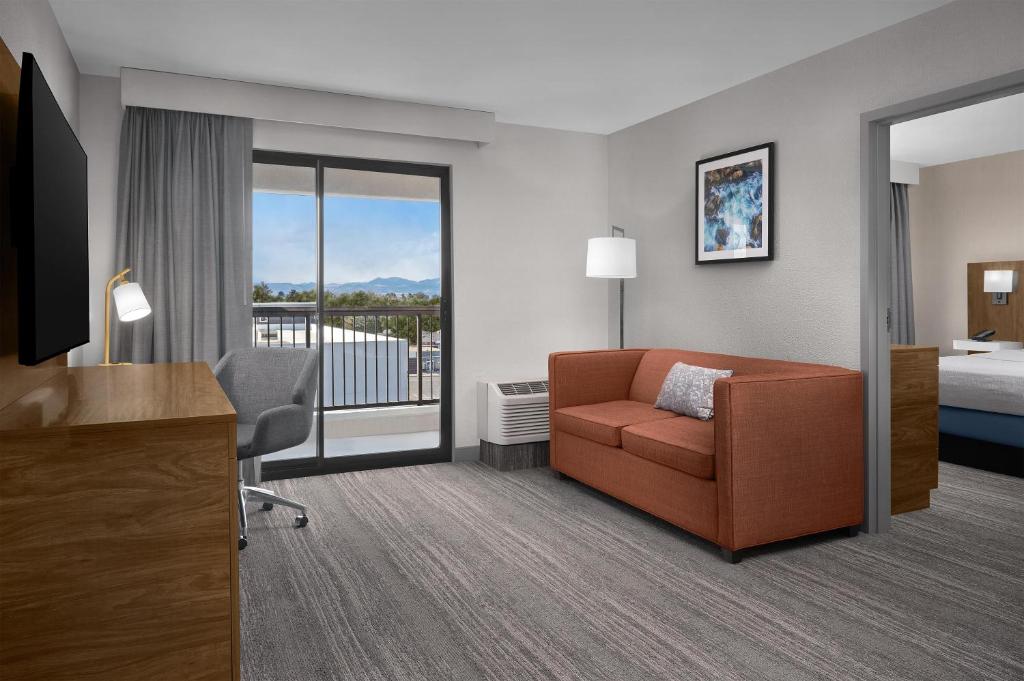 Hampton Inn & Suites Denver-Cherry Creek - 