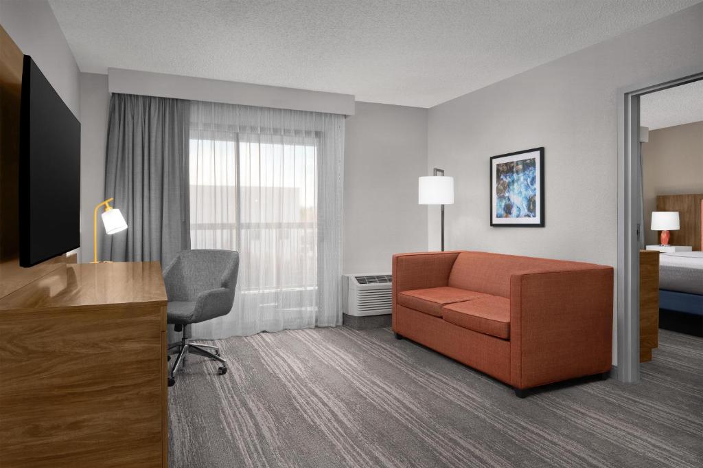Hampton Inn & Suites Denver-Cherry Creek - 