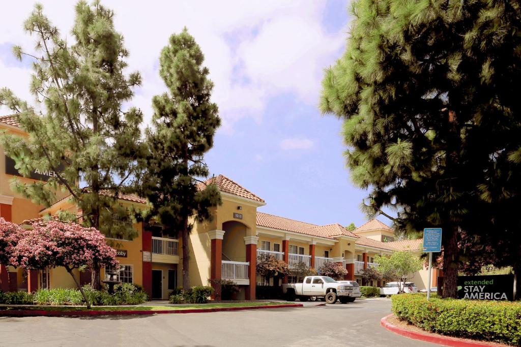 The Extended Stay America Suites Los Angeles - LAX Airport - El Segundo. 
