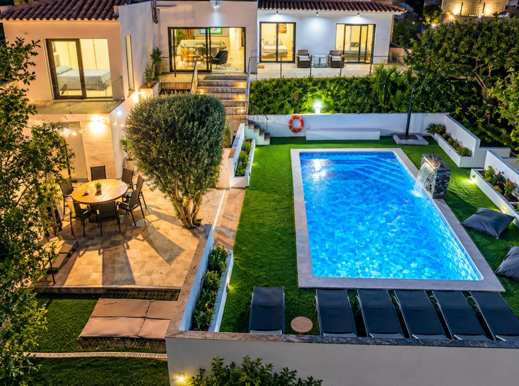 The View House