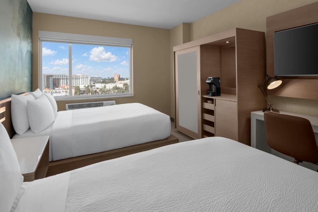 Cambria Hotel & Suites Anaheim Resort Area - 