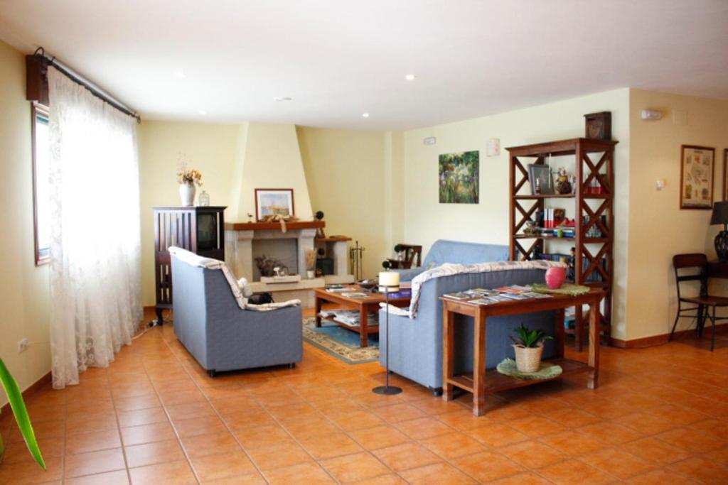 A seating area at Pensión Mosende