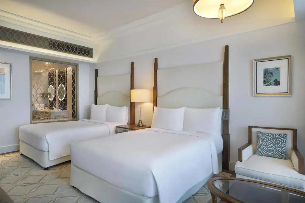 Deluxe Queen Room with Two Queen Beds and Skyline Sea View