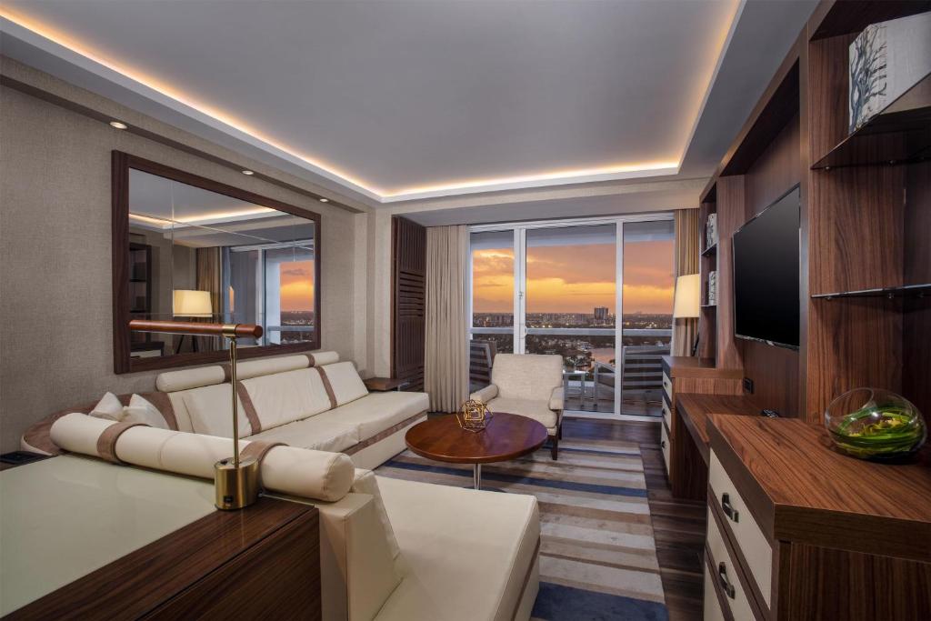 Conrad Fort Lauderdale Beach - 