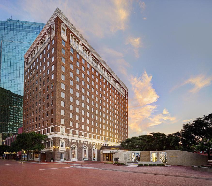 Hilton Fort Worth - Housity