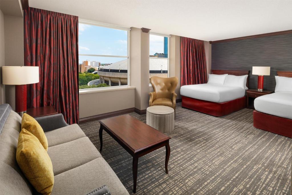 Hilton Fort Worth - 