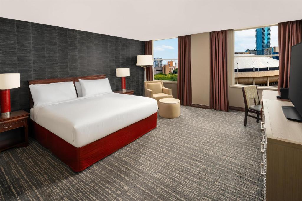 Hilton Fort Worth - 