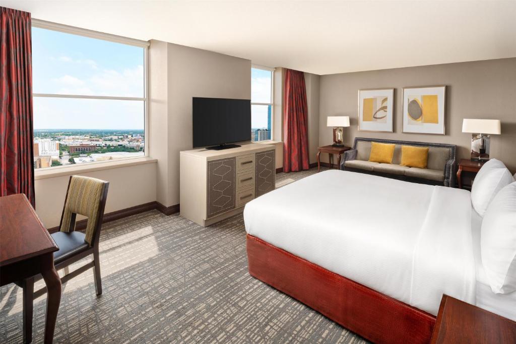 Hilton Fort Worth - 