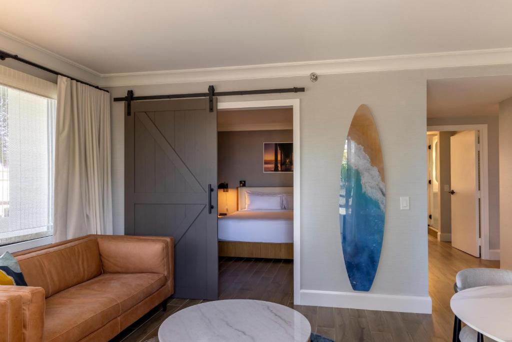 The Waterfront Beach Resort, A Hilton Hotel - 
