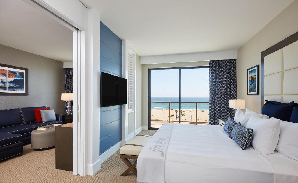 The Waterfront Beach Resort, A Hilton Hotel - 