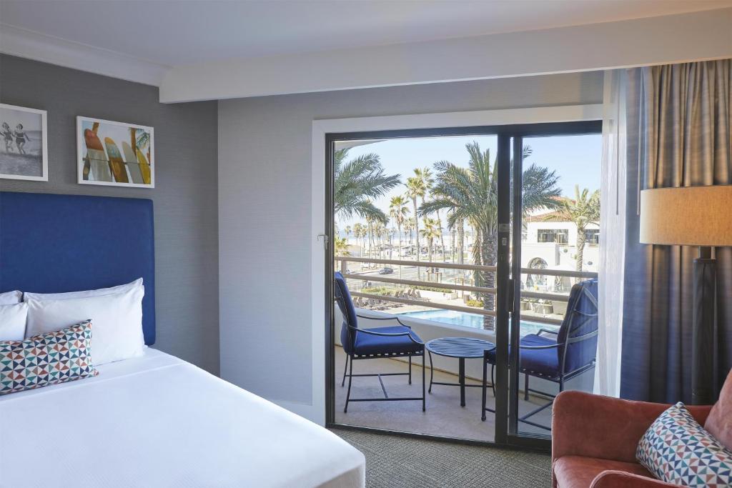 The Waterfront Beach Resort, A Hilton Hotel - 