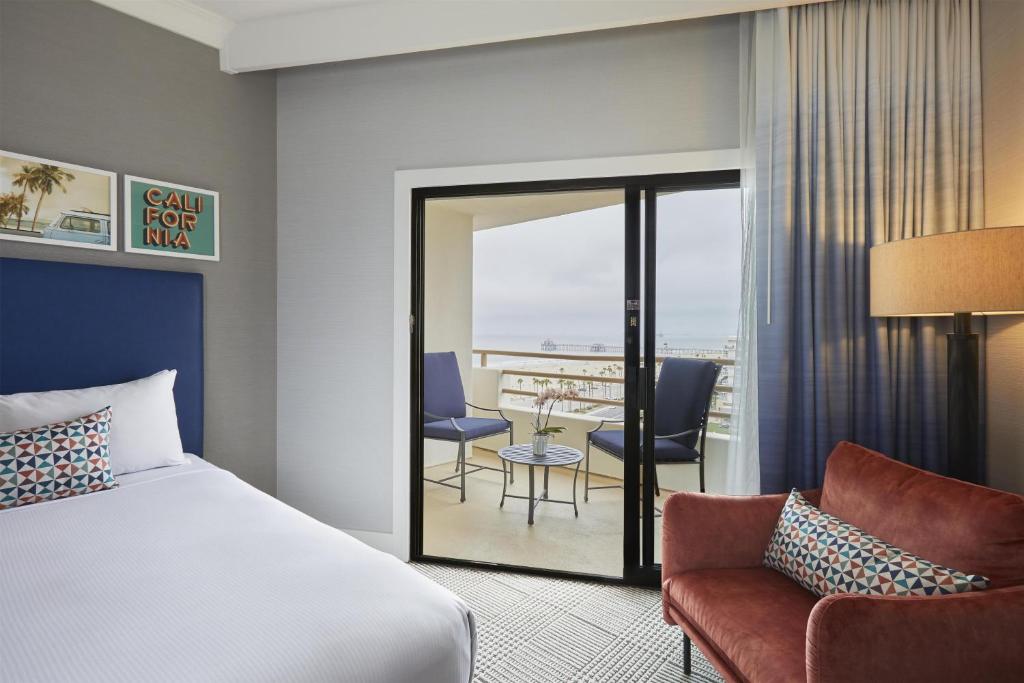 The Waterfront Beach Resort, A Hilton Hotel - 
