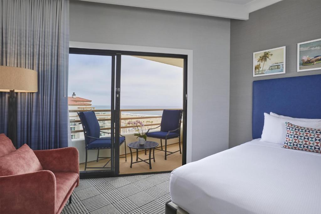 The Waterfront Beach Resort, A Hilton Hotel - 