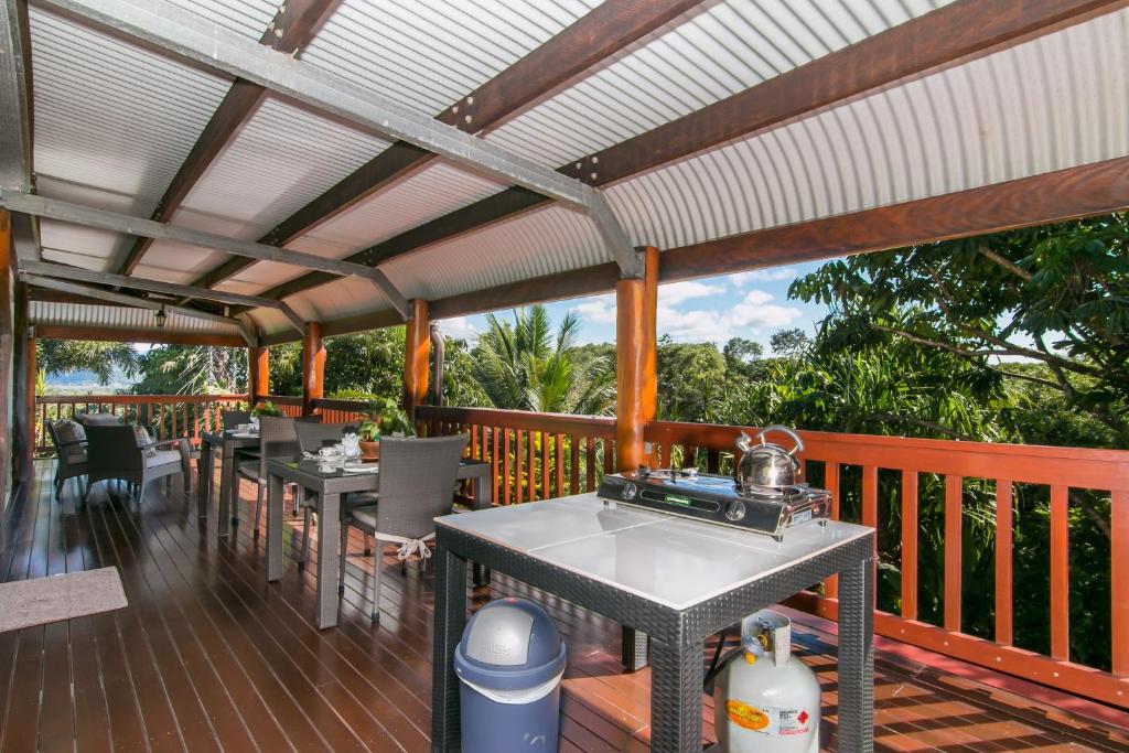 Balkón nebo terasa v ubytování Daintree Manor B&B