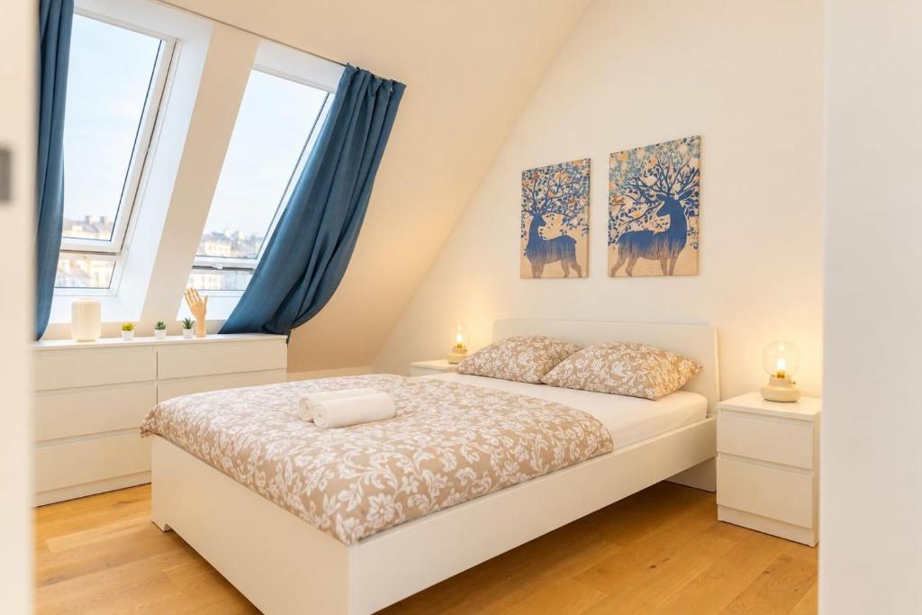 Superior 3BR penthouse with AC and deck Praterstern