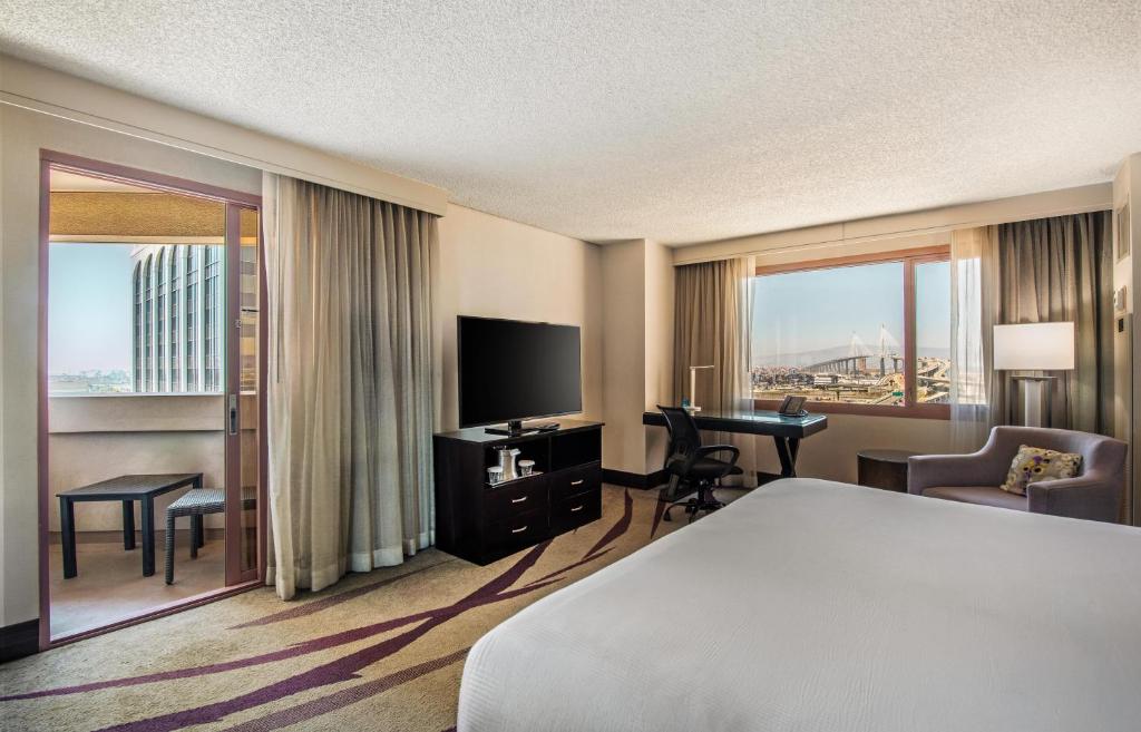 Hilton Long Beach Hotel - 