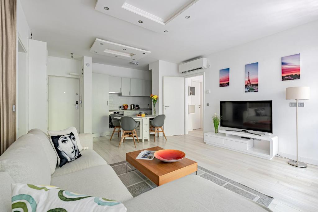 Elisabeth Downtown Apartments by UrbanRent