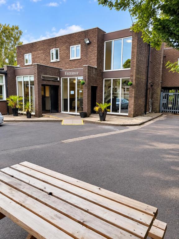 The Avenue Club and Lodge