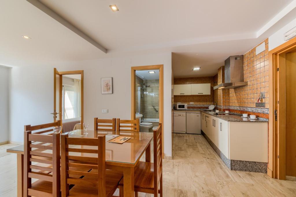 Kuchyň nebo kuchyňský kout v ubytování Hotel Apartamentos Loto Conil