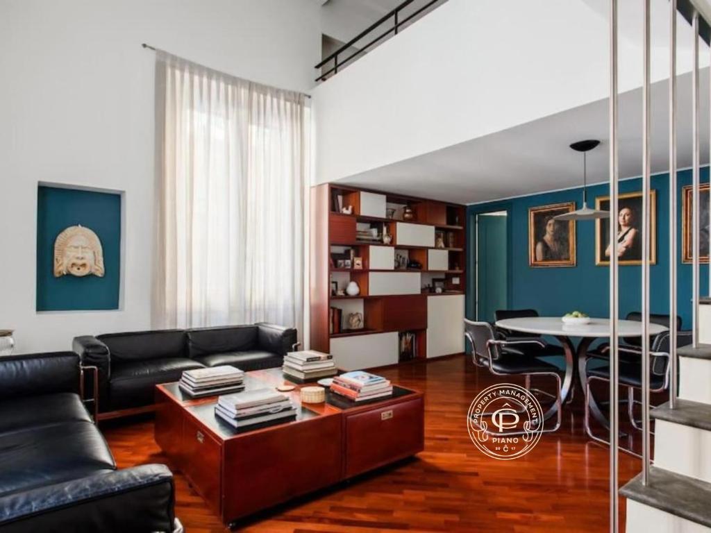 Lo Studio, Napoli