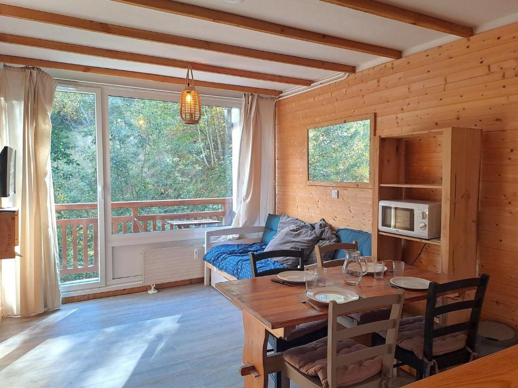 Studio cosy avec balcon sud et animaux admis, proche pistes