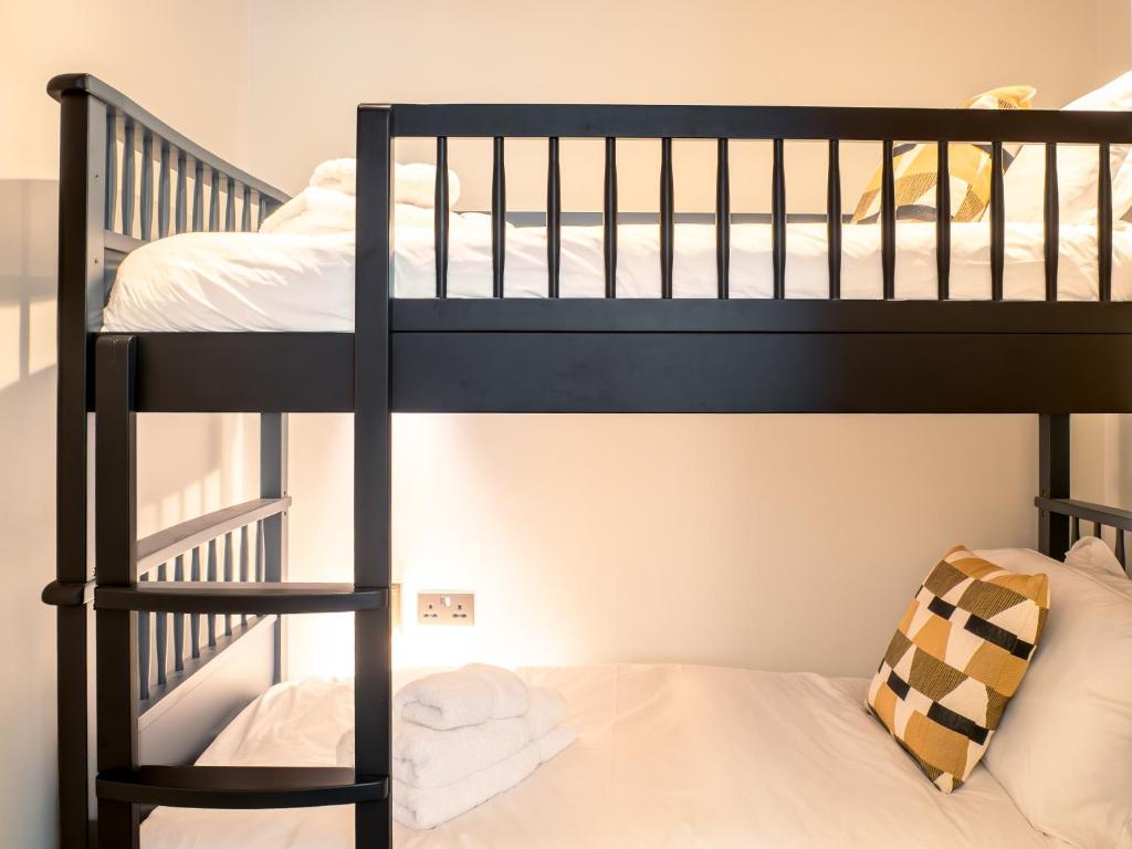 Macdonald Elmers Court Resort - 