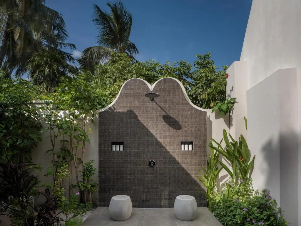Deluxe Beach Villa with Pool