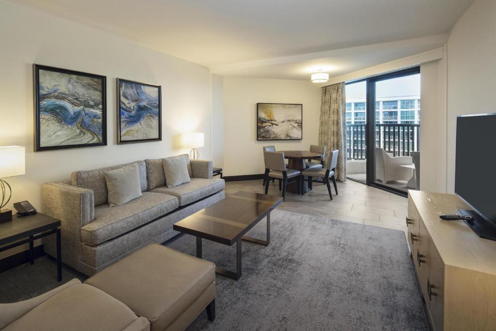 Hilton Marco Island Beach Resort and Spa - 