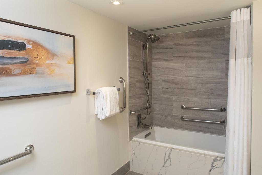Hilton Marco Island Beach Resort and Spa - 