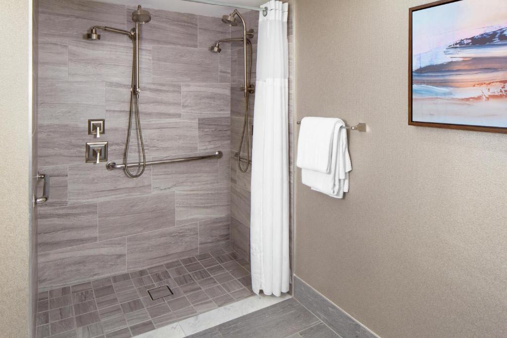 Hilton Marco Island Beach Resort and Spa - 