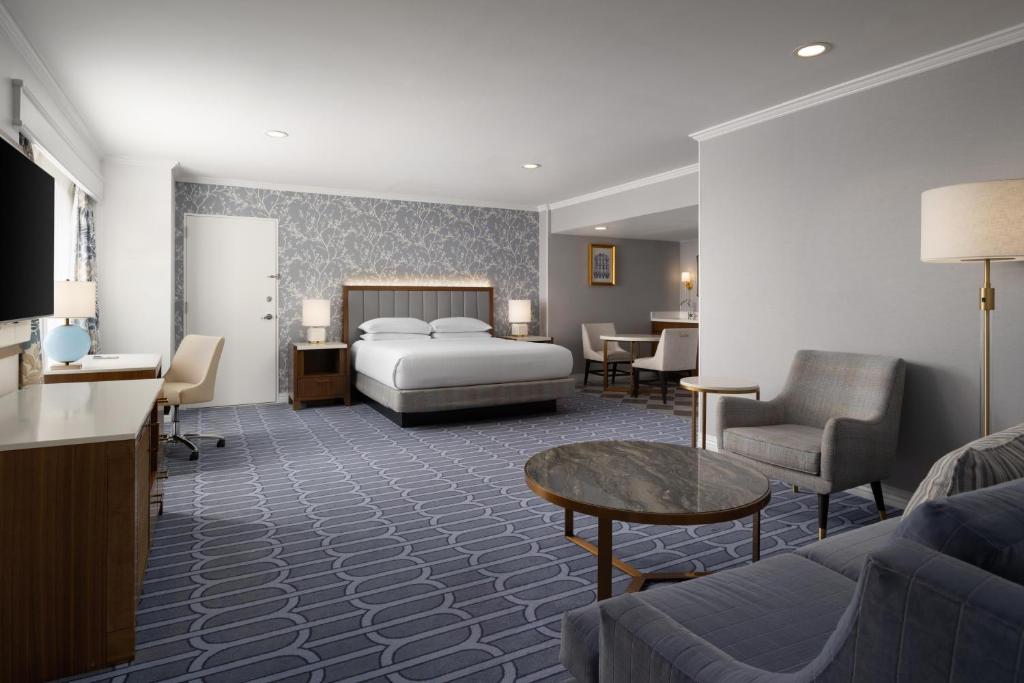 Hilton New Orleans Riverside - 