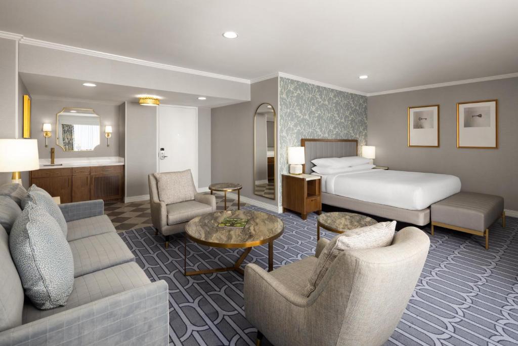Hilton New Orleans Riverside - 