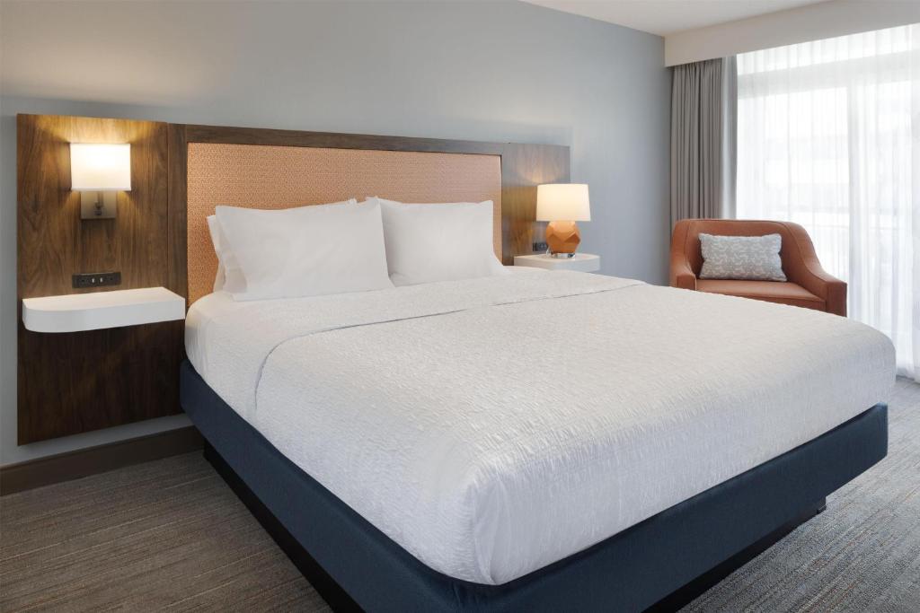 Hampton Inn & Suites Myrtle Beach Oceanfront - 