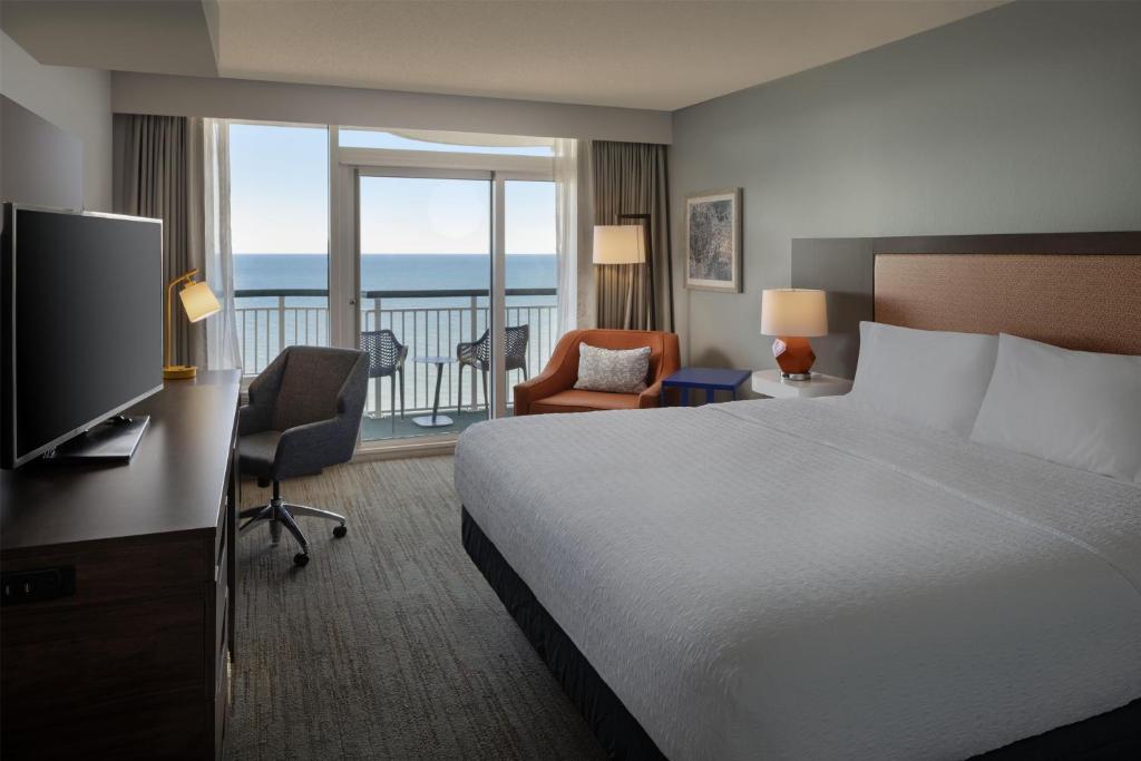 Hampton Inn & Suites Myrtle Beach Oceanfront - 