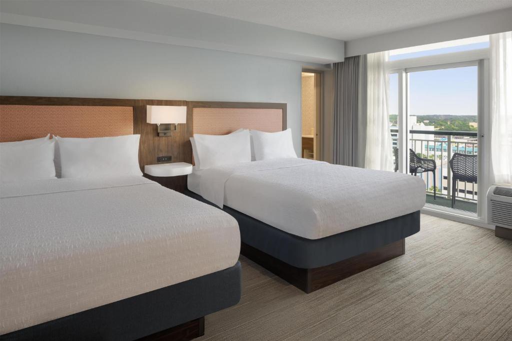 Hampton Inn & Suites Myrtle Beach Oceanfront - 
