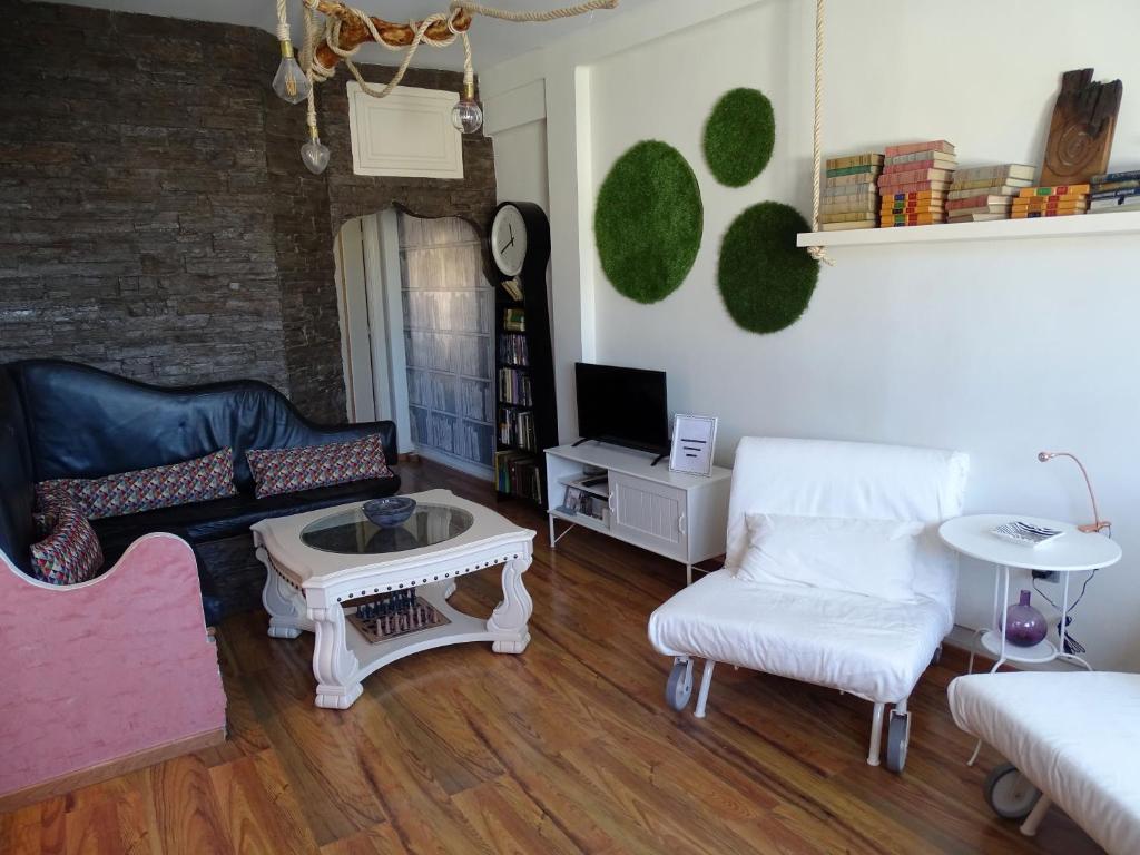A seating area at Atico77
