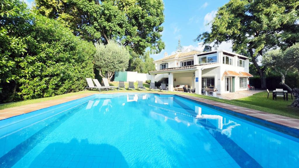 AA Guest - Villa Cuco with Private Swimming Pool