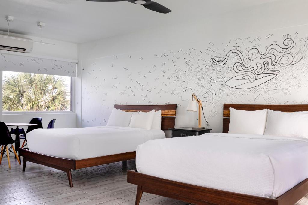 Plunge Beach Resort - 