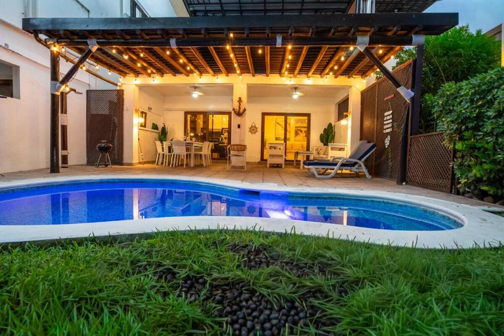 Beautiful TYPE A villa family friendly private pool, Taxisco (precios ...