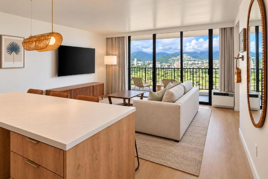 Aston at the Waikiki Banyan - 