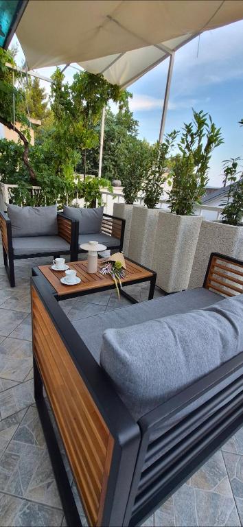 2Olives Entire Holiday House