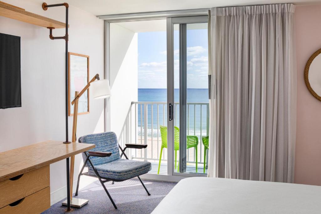 Plunge Beach Resort - 